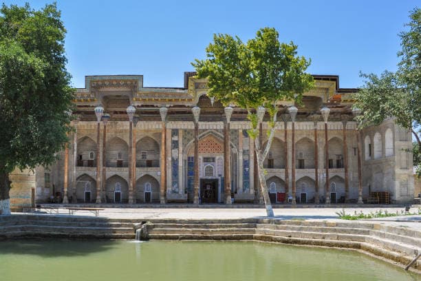 Tash-Khovli Palace